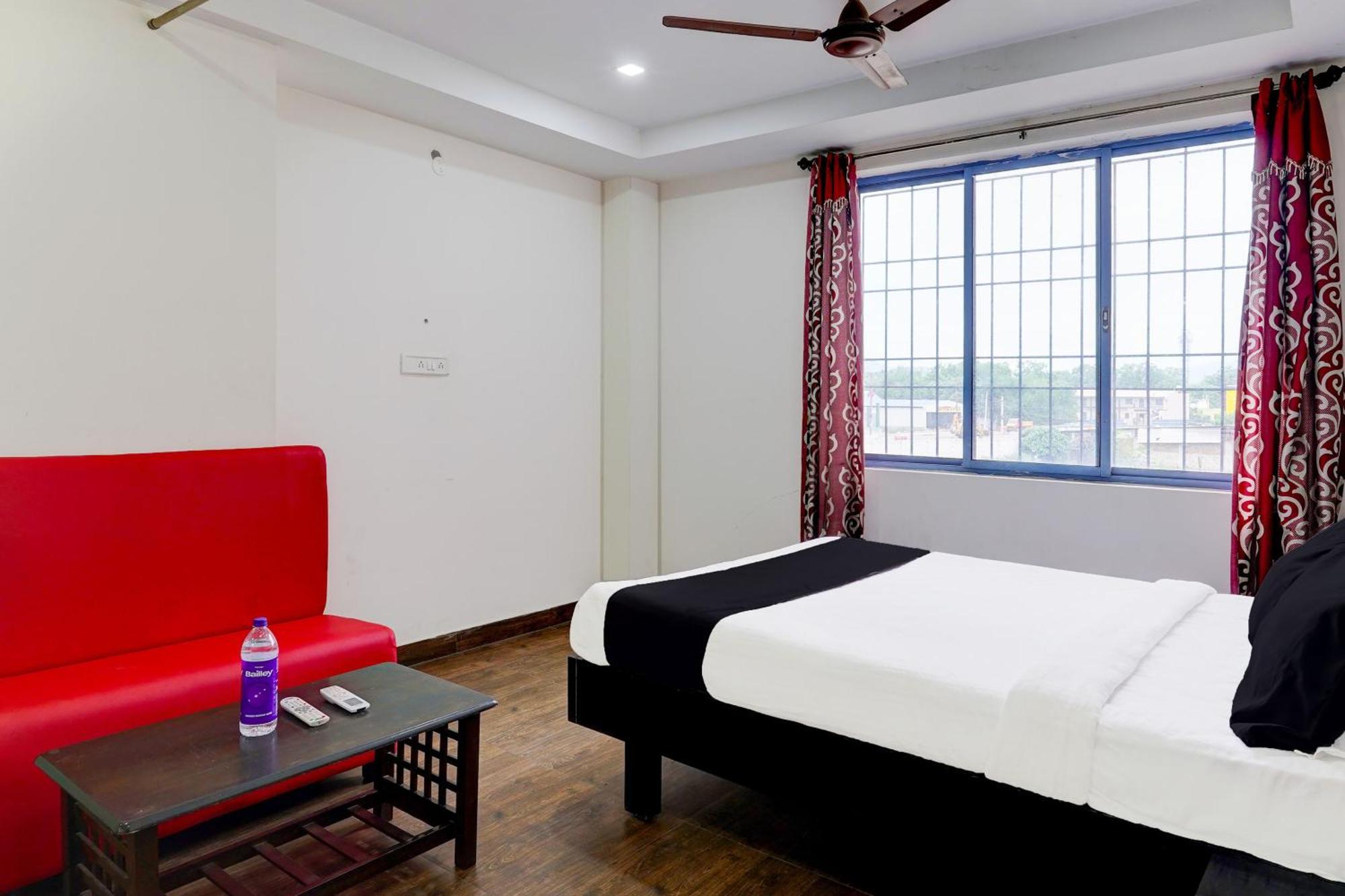 Hotel O Ambur Екстериор снимка