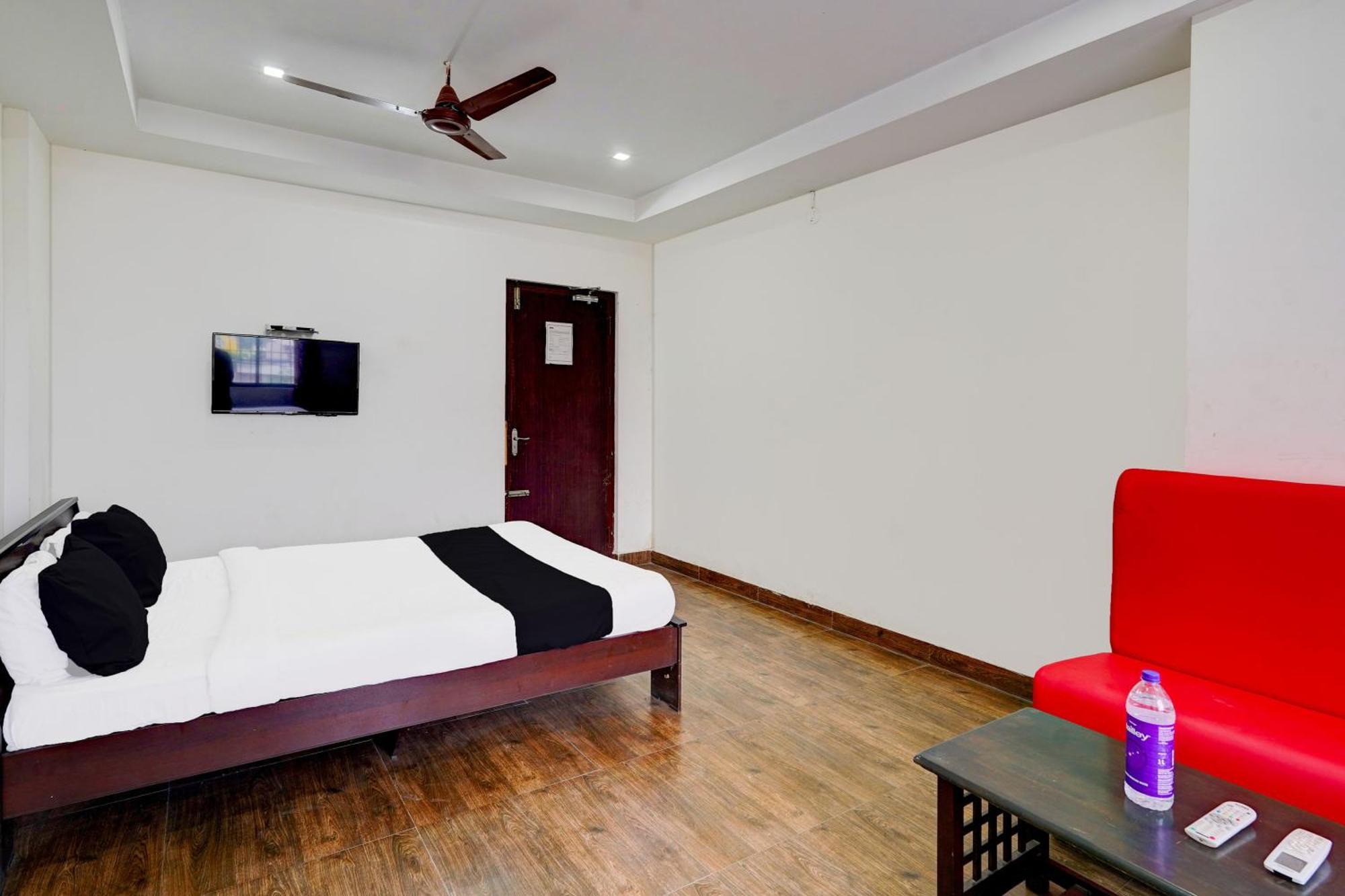 Hotel O Ambur Екстериор снимка