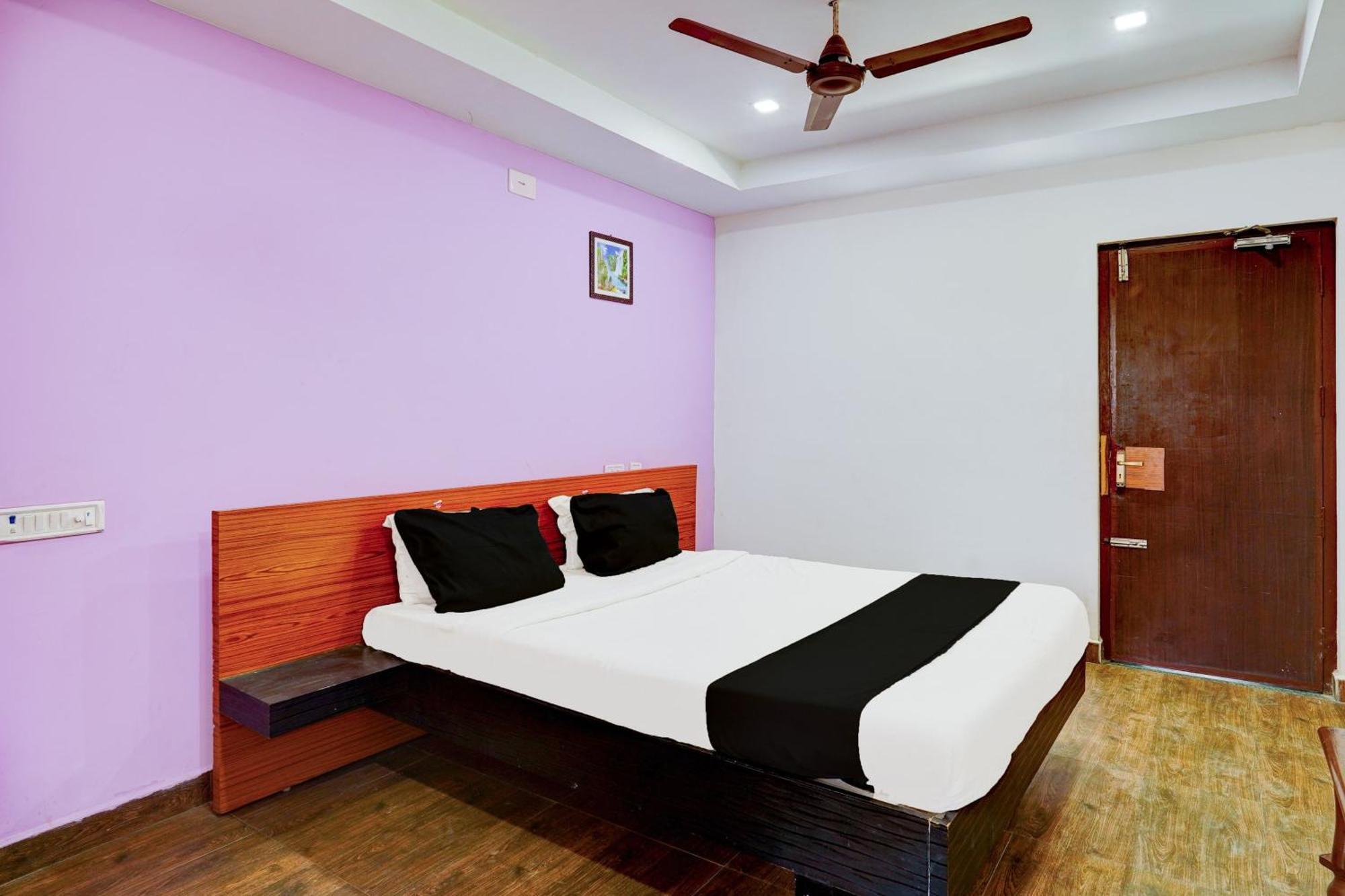 Hotel O Ambur Екстериор снимка