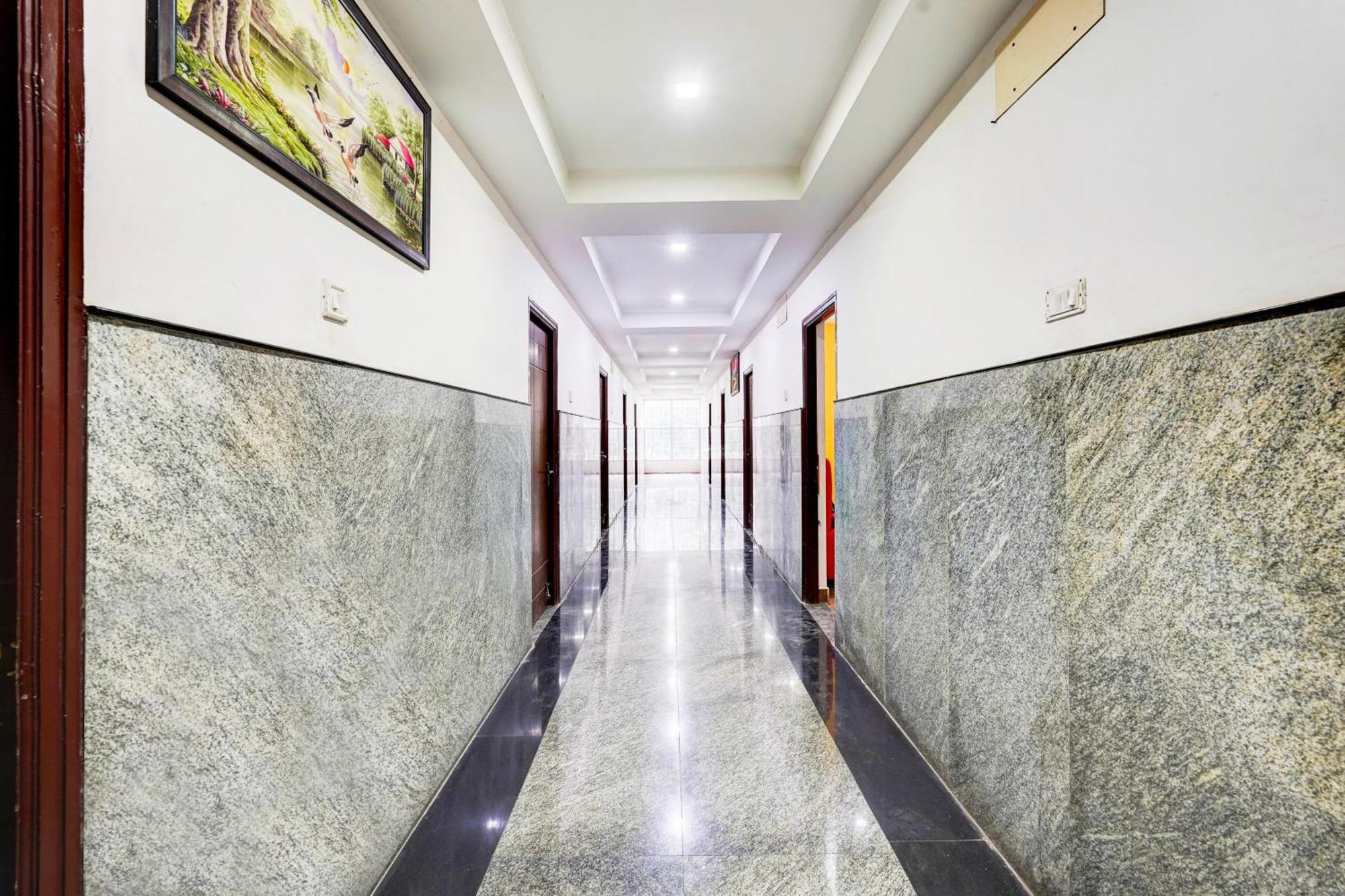 Hotel O Ambur Екстериор снимка