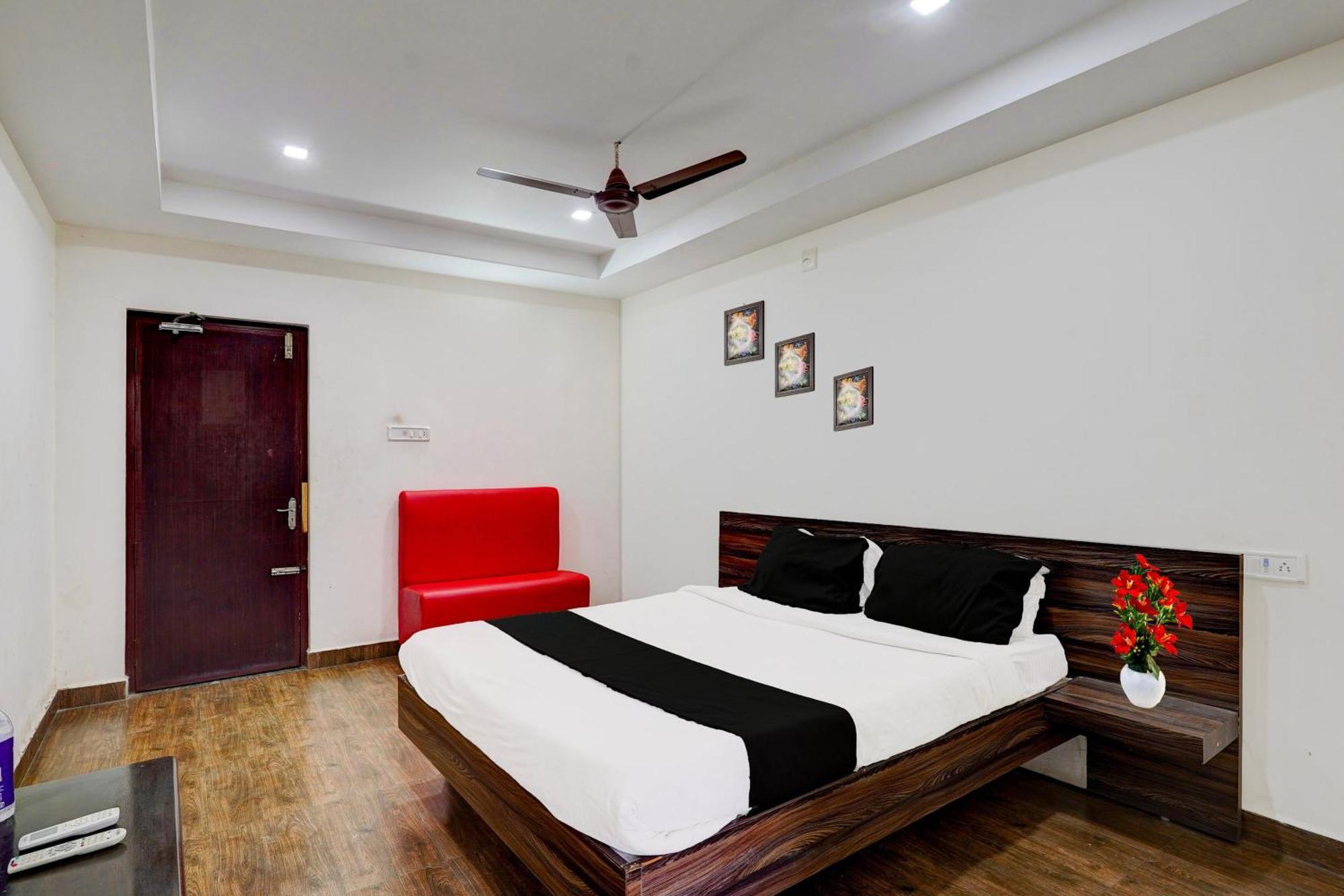 Hotel O Ambur Екстериор снимка