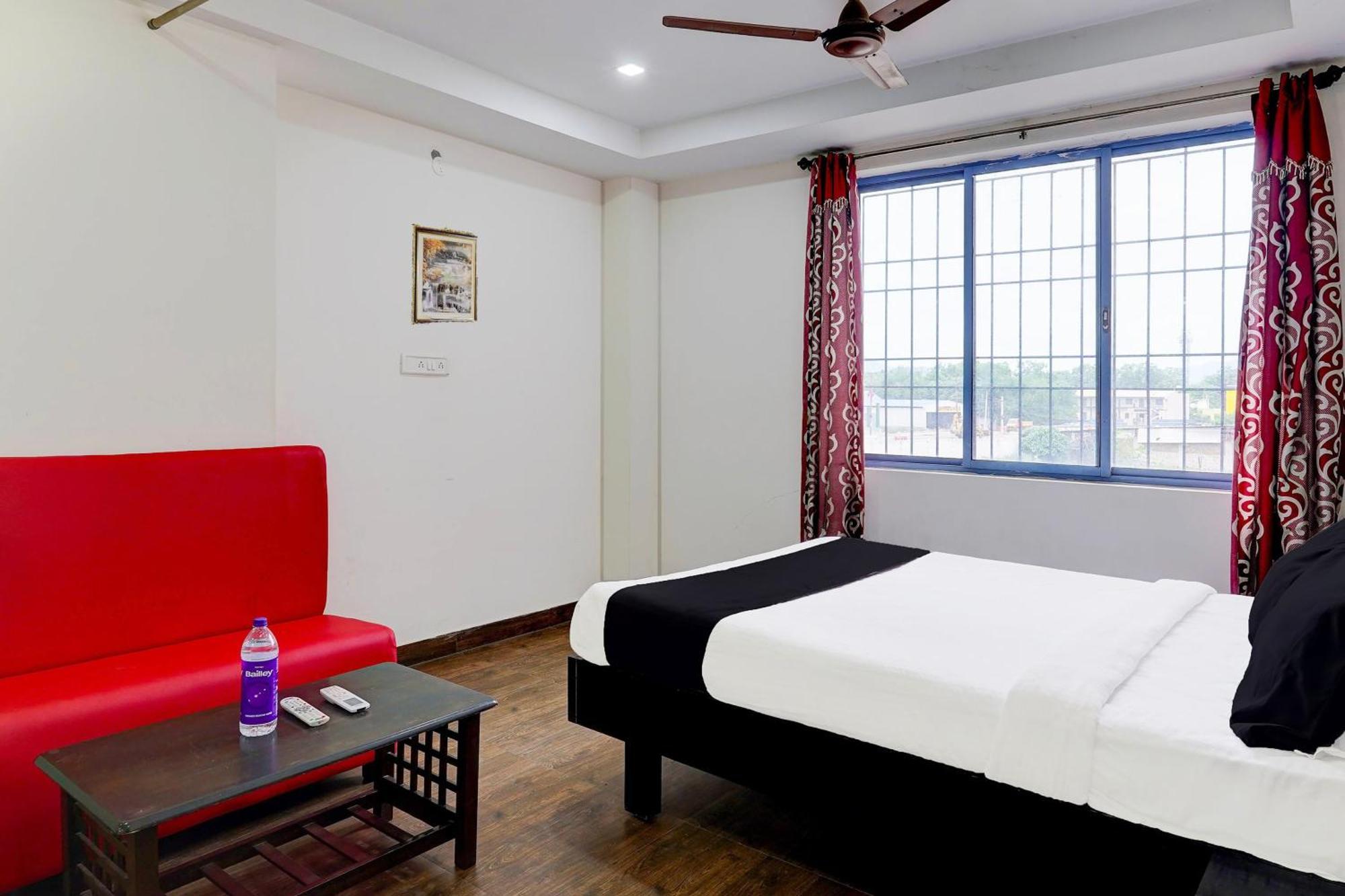 Hotel O Ambur Екстериор снимка